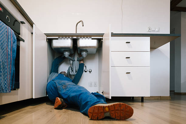 Professional Emergency Plumber technician working in Alpharetta, GA